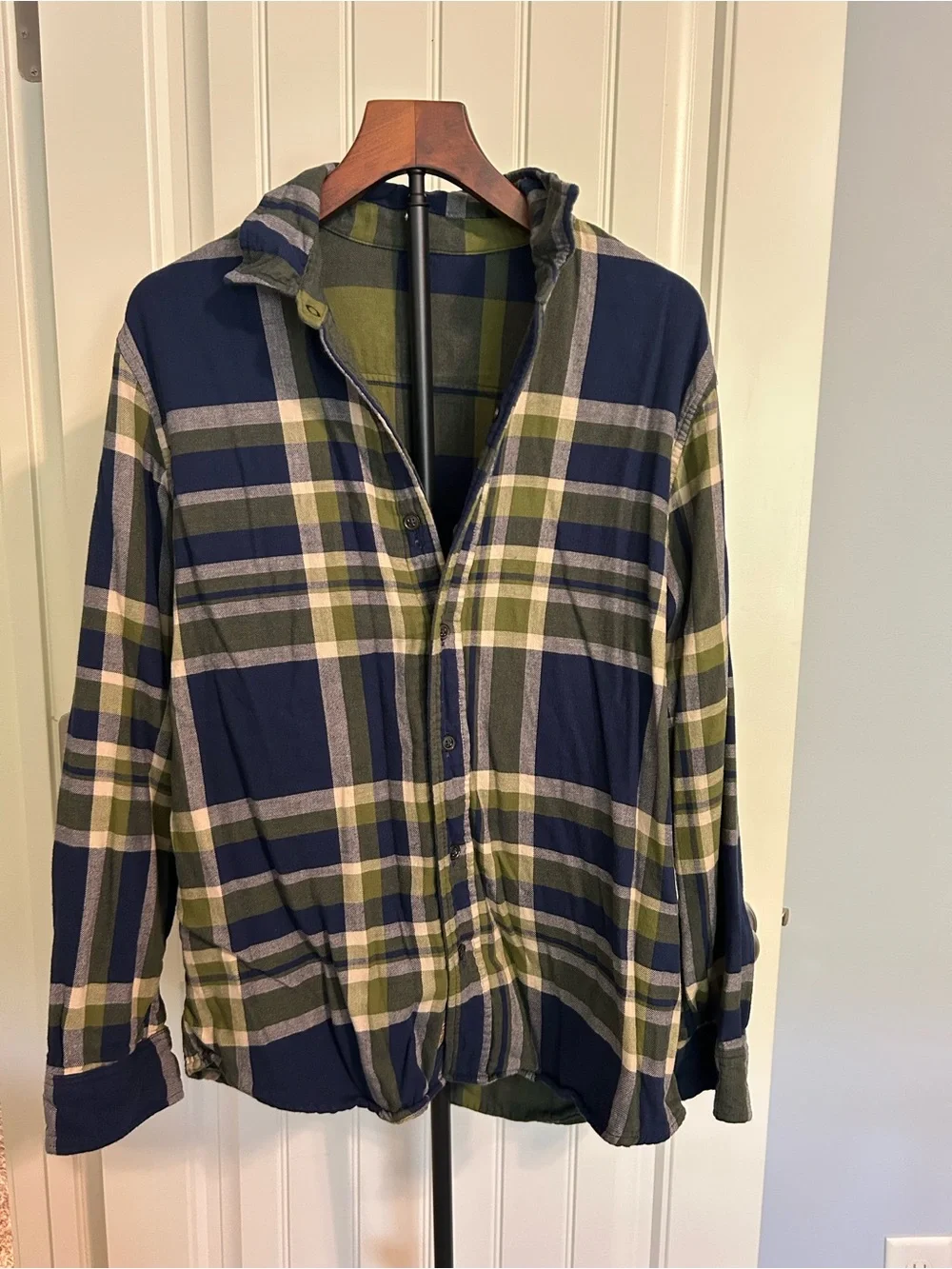 Telluride Clothing Co. Reversible Plaid Button-Up Shacket in Navy & Olive